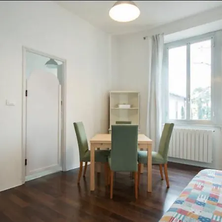 דירה Downtown House